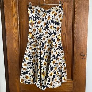 Size small sunflower strapless dress.